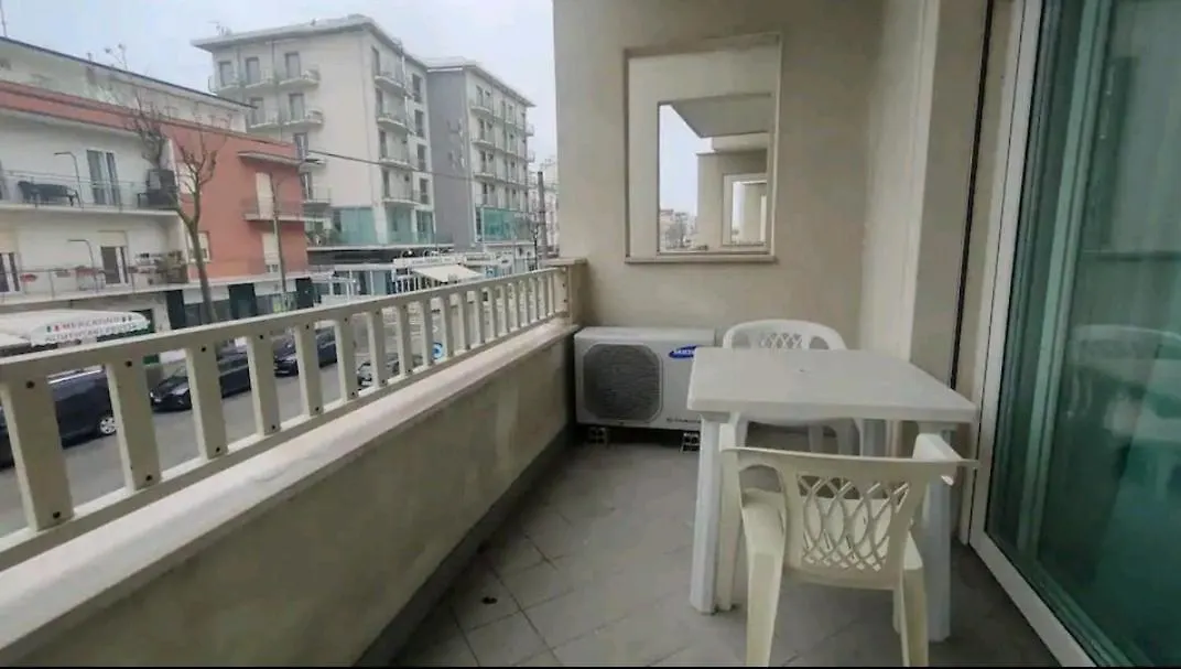 Residence Amore Fronte Spiaggia Rimini 0*,